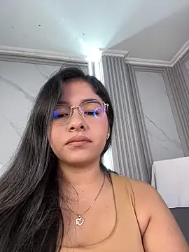 ValentinaLuciana online show from 3, 6, 2026