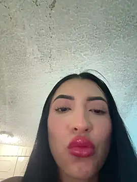 Snapshot of marianacor chatting on 9, 6, 2026 marianacor online show from 9, 6, 2026