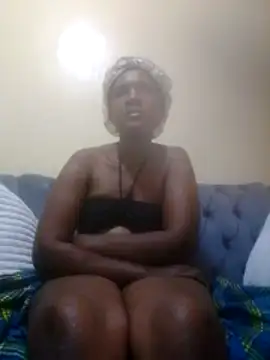 Snapshot of Creamymom4 chatting on 18, 6, 2026 Creamymom4 online show from 18, 6, 2026