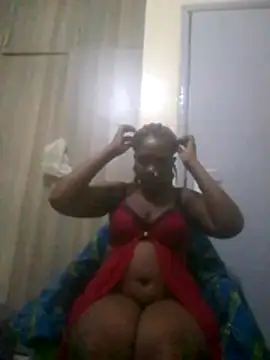 Snapshot of Creamymom4 chatting on 24, 7, 2026 Creamymom4 online show from 24, 7, 2026