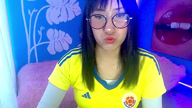 Snapshot of eli_doll chatting on 7, 7, 2026 eli doll online show from 7, 7, 2026