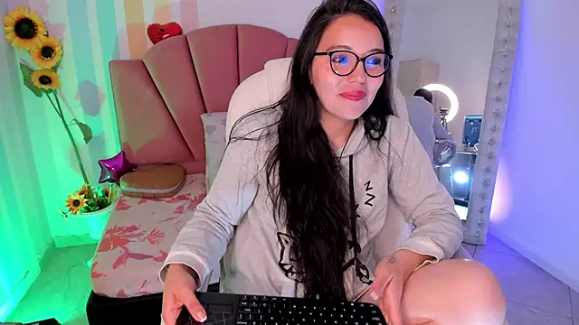 Emma lakshmi online show from 3, 6, 2026