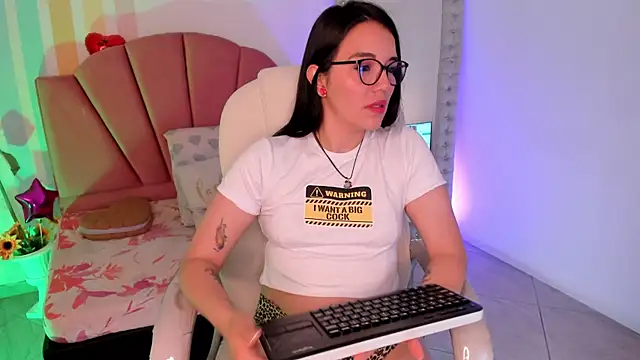 Snapshot of Emma_lakshmi chatting on 8, 6, 2026 Emma lakshmi online show from 8, 6, 2026