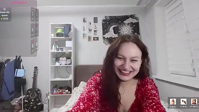 Snapshot of LoiseLovetto chatting on 4, 7, 2026 LoiseLovetto online show from 4, 7, 2026