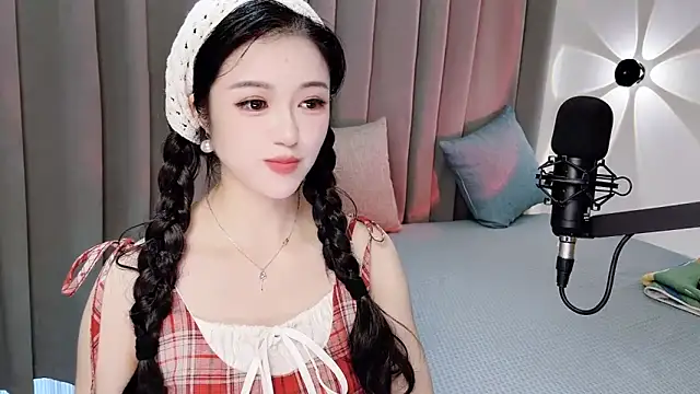 Momo-Wow online show from 19, 6, 2026