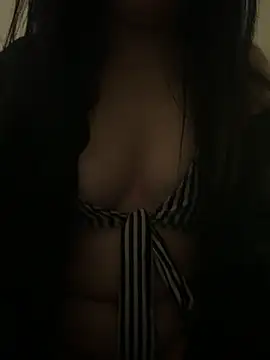 badbunnybabe123 online show from 8, 6, 2026