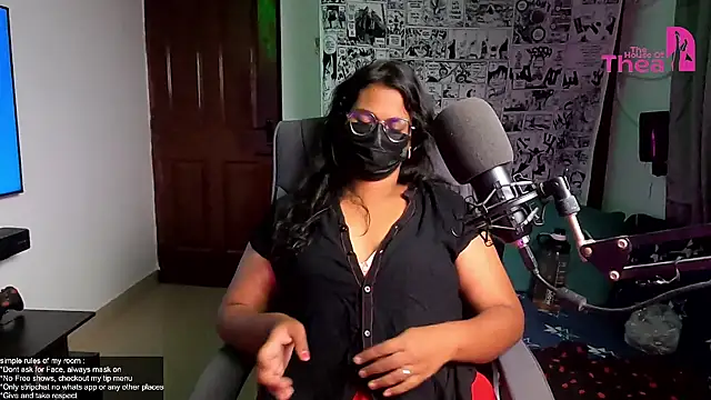 Snapshot of thea_rachel chatting on 7, 7, 2026 thea rachel online show from 7, 7, 2026