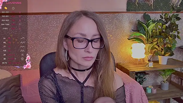 Snapshot of HelenaBoyd chatting on 3, 7, 2026 HelenaBoyd online show from 3, 7, 2026
