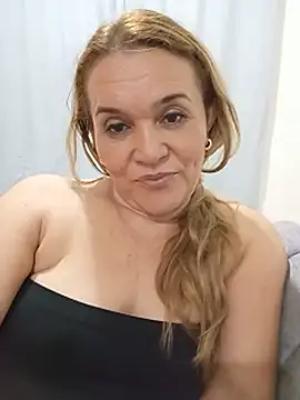 Snapshot of Sara_hilton02 chatting on 26, 6, 2026 Sara hilton02 online show from 26, 6, 2026