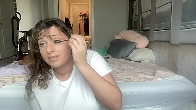 Snapshot of maddiliz chatting on 10, 11, 2025 maddiliz online show from 10, 11, 2025