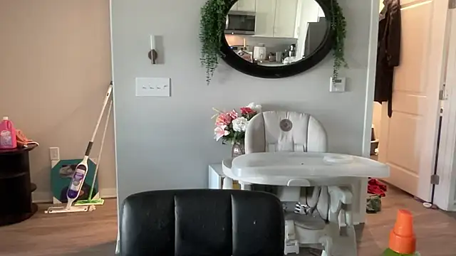 Snapshot of maddiliz chatting on 18, 11, 2025 maddiliz online show from 18, 11, 2025