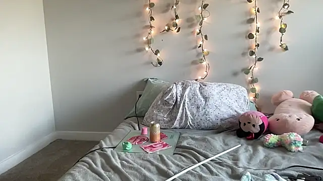 Snapshot of maddiliz chatting on 24, 11, 2025 maddiliz online show from 24, 11, 2025