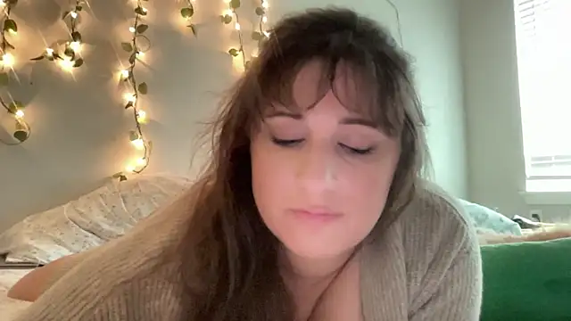 Snapshot of maddiliz chatting on 25, 11, 2025 maddiliz online show from 25, 11, 2025