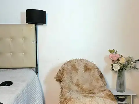 YourladyLia  online show from 17, 6, 2026