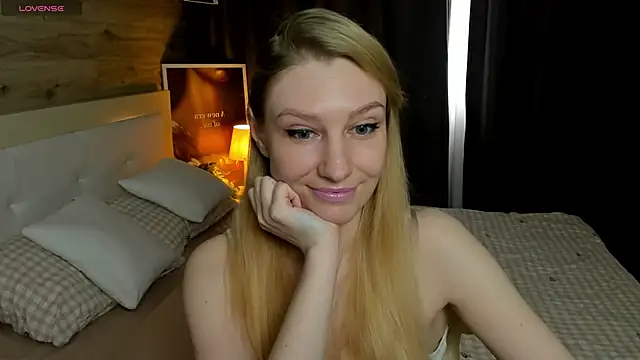 ReginaAmour online show from 3, 6, 2026