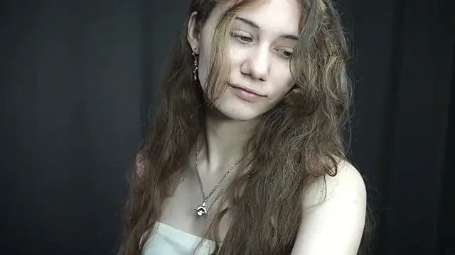 Snapshot of BellaTear chatting on 8, 6, 2026 BellaTear online show from 8, 6, 2026