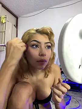 Snapshot of NatalieSterling chatting on 4, 7, 2026 NatalieSterling online show from 4, 7, 2026