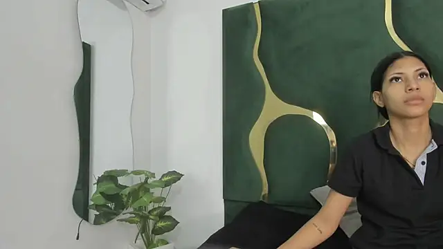 Mila petiteasm online show from 9, 7, 2026