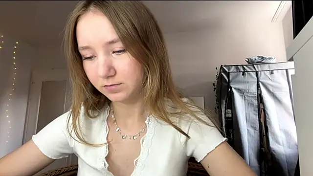 smalllisa online show from 19, 7, 2026