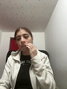 Snapshot of Cherry_Luna1 chatting on 17, 6, 2026 Cherry Luna1 online show from 17, 6, 2026