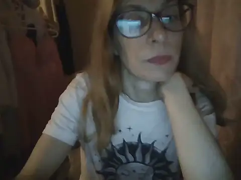 Snapshot of Aphrodity_Roxx chatting on 20, 6, 2026 Aphrodity Roxx online show from 20, 6, 2026