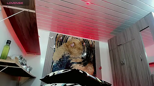 lisa armas online show from 9, 7, 2026