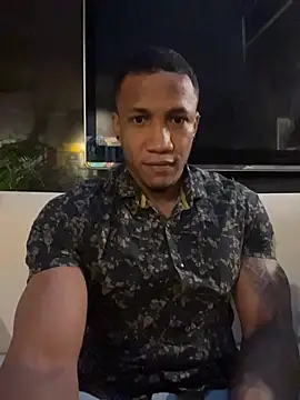 Snapshot of LoganVarela chatting on 3, 7, 2026 LoganVarela online show from 3, 7, 2026