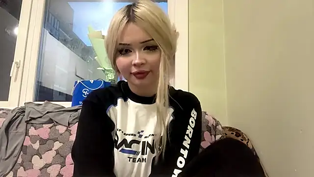 moonluv33 online show from 19, 6, 2026