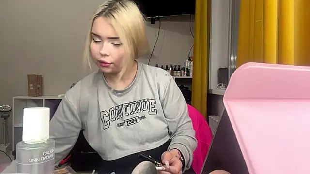 moonluv33 online show from 20, 6, 2026