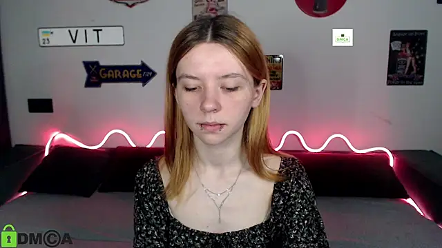 Snapshot of CarolInWonderland chatting on 29, 6, 2026 CarolInWonderland online show from 29, 6, 2026