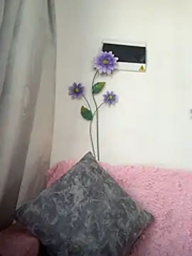 Mia Hony online show from 13, 7, 2026