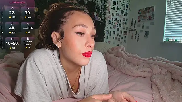LyraCovee online show from 27, 6, 2026