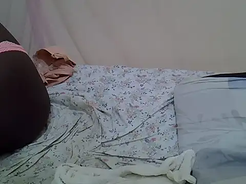 Snapshot of Rhina01 chatting on 7, 7, 2026 Rhina01 online show from 7, 7, 2026