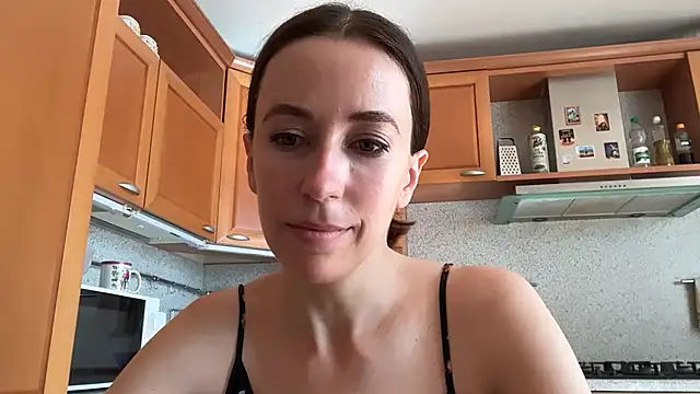 Snapshot of Flamingo_Queen chatting on 1, 7, 2026 Flamingo Queen online show from 1, 7, 2026