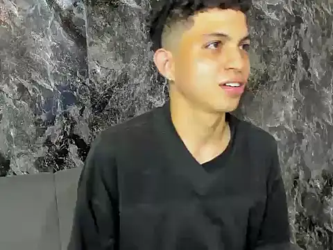 Snapshot of cameron_lux77 chatting on 24, 6, 2026 cameron lux77 online show from 24, 6, 2026