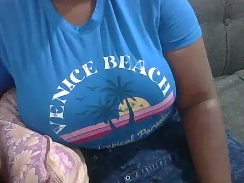 Snapshot of Sexy_gyaly chatting on 26, 6, 2026 Sexy gyaly online show from 26, 6, 2026