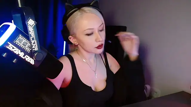roxxyrowe online show from 13, 6, 2026