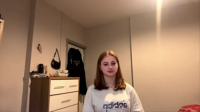 Snapshot of kittenflub chatting on 9, 6, 2026 kittenflub online show from 9, 6, 2026