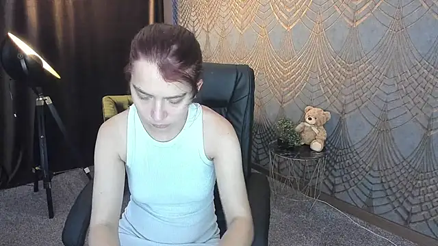 Livia Shy online show from 24, 6, 2026