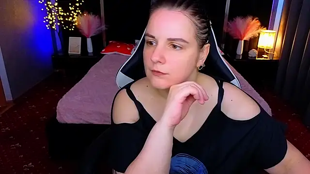 Snapshot of KatrinMilly chatting on 16, 6, 2026 KatrinMilly online show from 16, 6, 2026