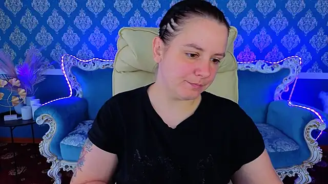 Snapshot of KatrinMilly chatting on 24, 6, 2026 KatrinMilly online show from 24, 6, 2026