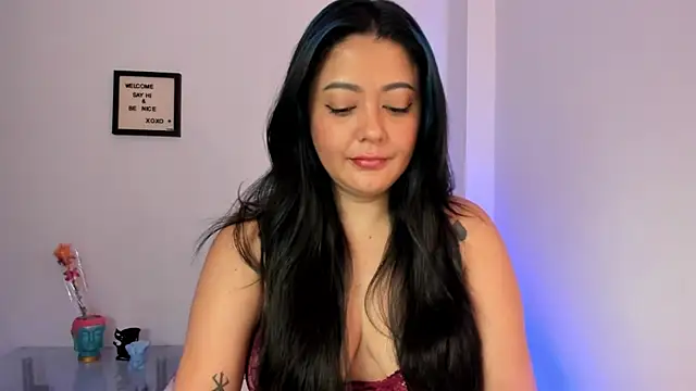 LauraToro  online show from 19, 1, 2026