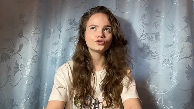 Snapshot of MandaLippeatt chatting on 9, 6, 2026 MandaLippeatt online show from 9, 6, 2026