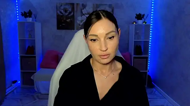 NikoleMills online show from 6, 7, 2026