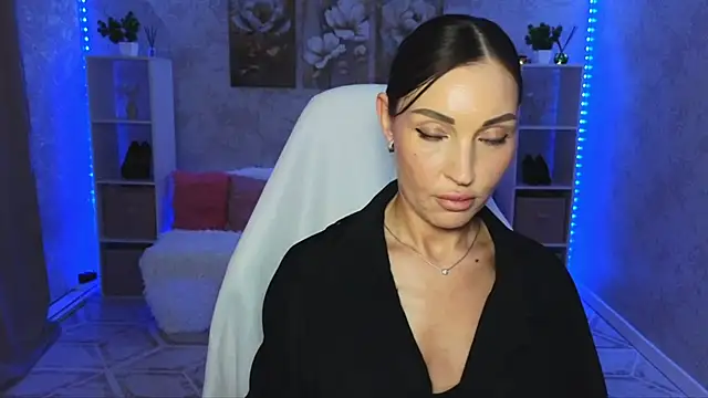 NikoleMills online show from 14, 7, 2026