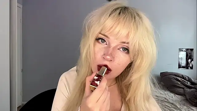 Snapshot of Velvets_Vixens01 chatting on 3, 8, 2026 Velvets Vixens01 online show from 3, 8, 2026