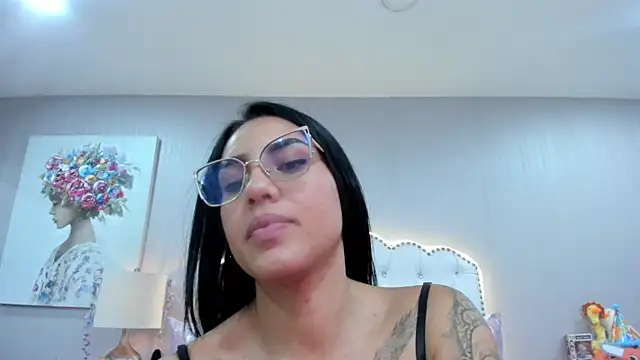 Snapshot of Valen_Abella chatting on 6, 7, 2026 Valen Abella online show from 6, 7, 2026