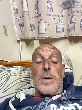 Snapshot of GeldenKuy chatting on 4, 7, 2026 GeldenKuy online show from 4, 7, 2026