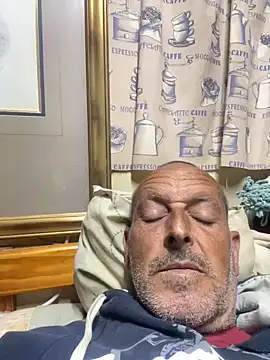 Snapshot of GeldenKuy chatting on 7, 7, 2026 GeldenKuy online show from 7, 7, 2026