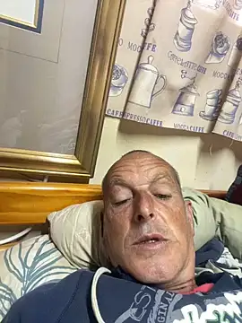 Snapshot of GeldenKuy chatting on 8, 7, 2026 GeldenKuy online show from 8, 7, 2026